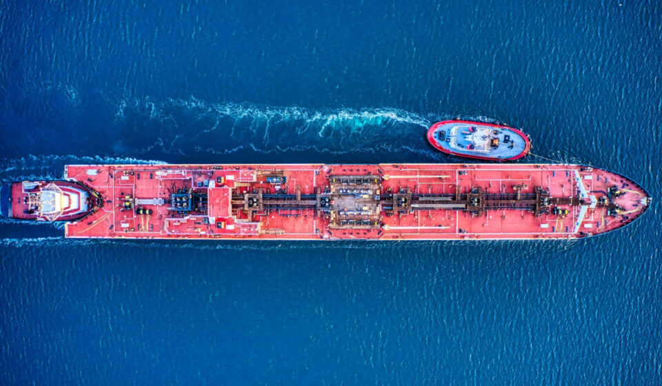Brent Holds Above $102 as Gulf Export Rebound Offsets U.S. Military Moves